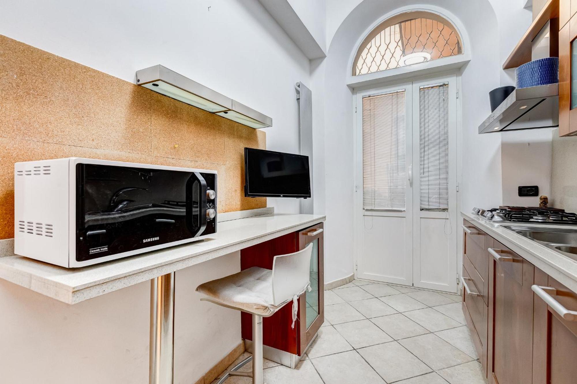 Serenity Station Apartment Rom